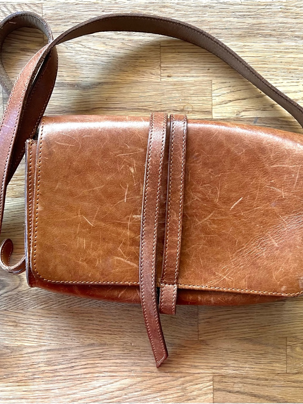 Johnny Farah NY Brown Leather Crossbody purse - Timeless Shoulder Bag